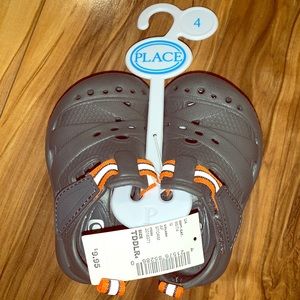💥BRAND NEW💥 Baby boy size 4 crocs 🐊